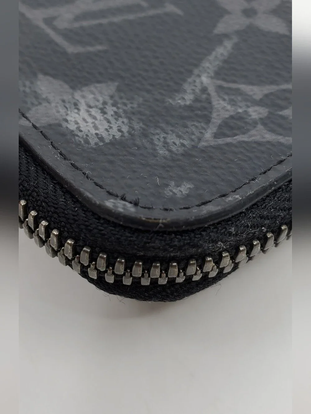 Louis Vuitton Monogram Eclipse Porte Monnale Jour Zip
